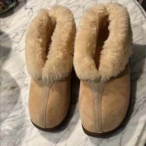Plush Shearling Women's Slippers in Cream